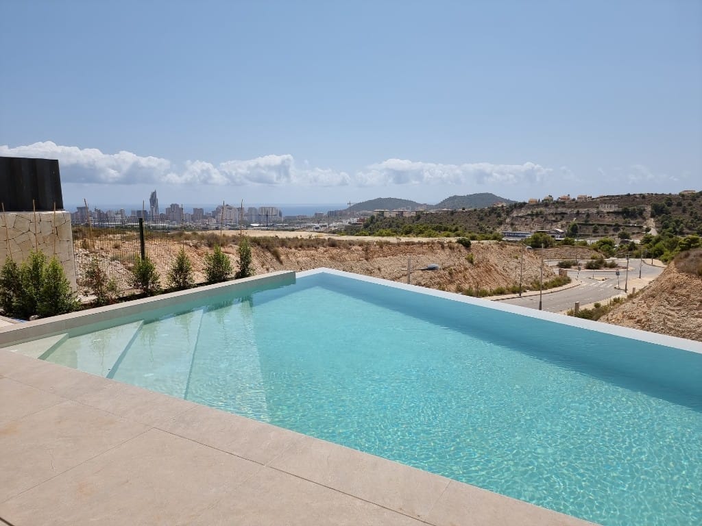 Piscinas Desbordantes - Proyecto 4