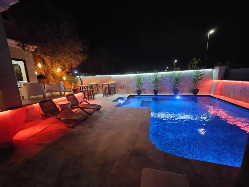 Piscinas con Jacuzzi y Spa