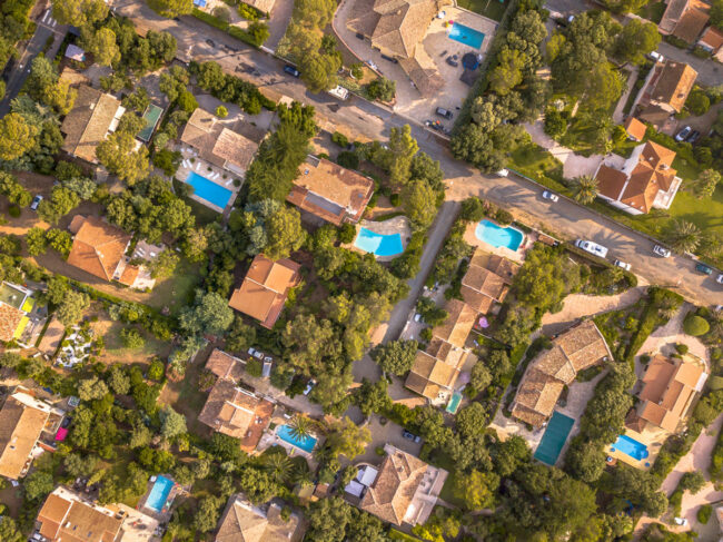 luxury-villas-with-swimming-pools-crop-2023-11-27-05-23-08-utc
